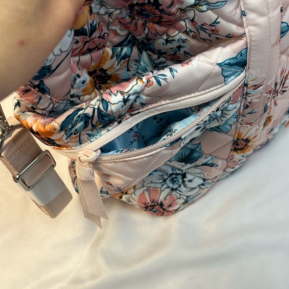 NWT Vera Bradley Large Multi-Strap Tote - Peach Blossom Bouquet - Picture 6 of 7